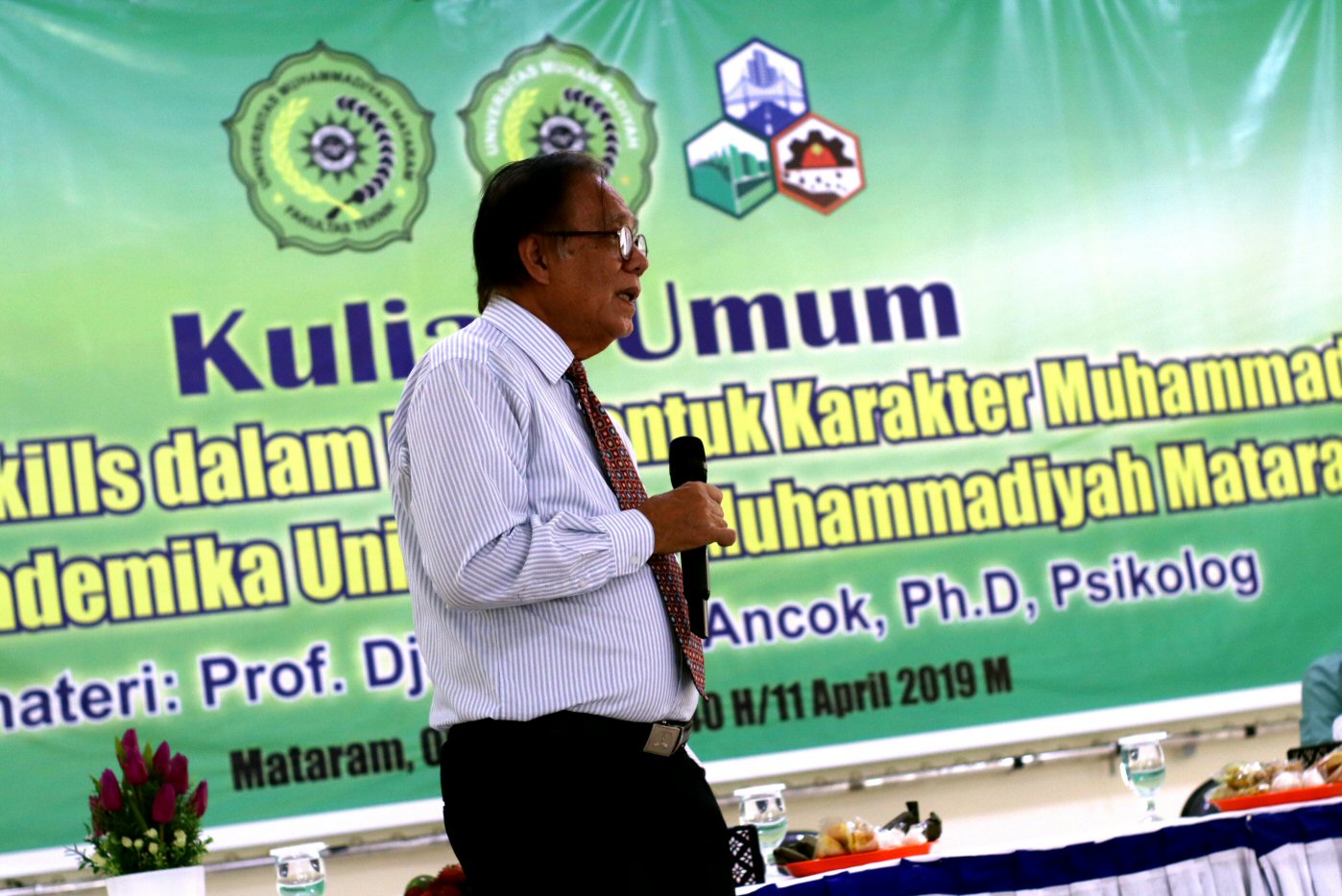 PEDULI KARIR YANG GEMILANG, UMMAT ADAKAN KULIAH UMUM TENTANG SOFT SKILL